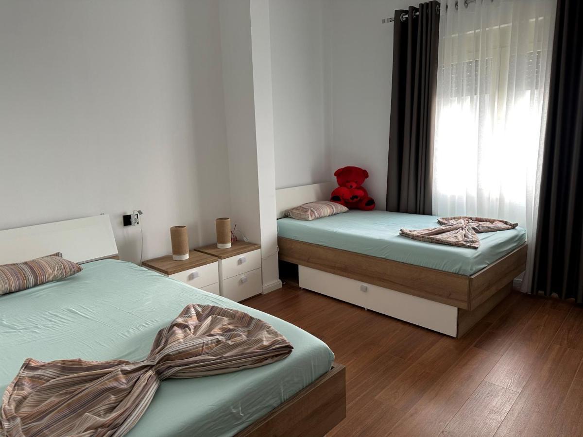 Paradise Rooftop Golem Apartmán Golem (Tirana)