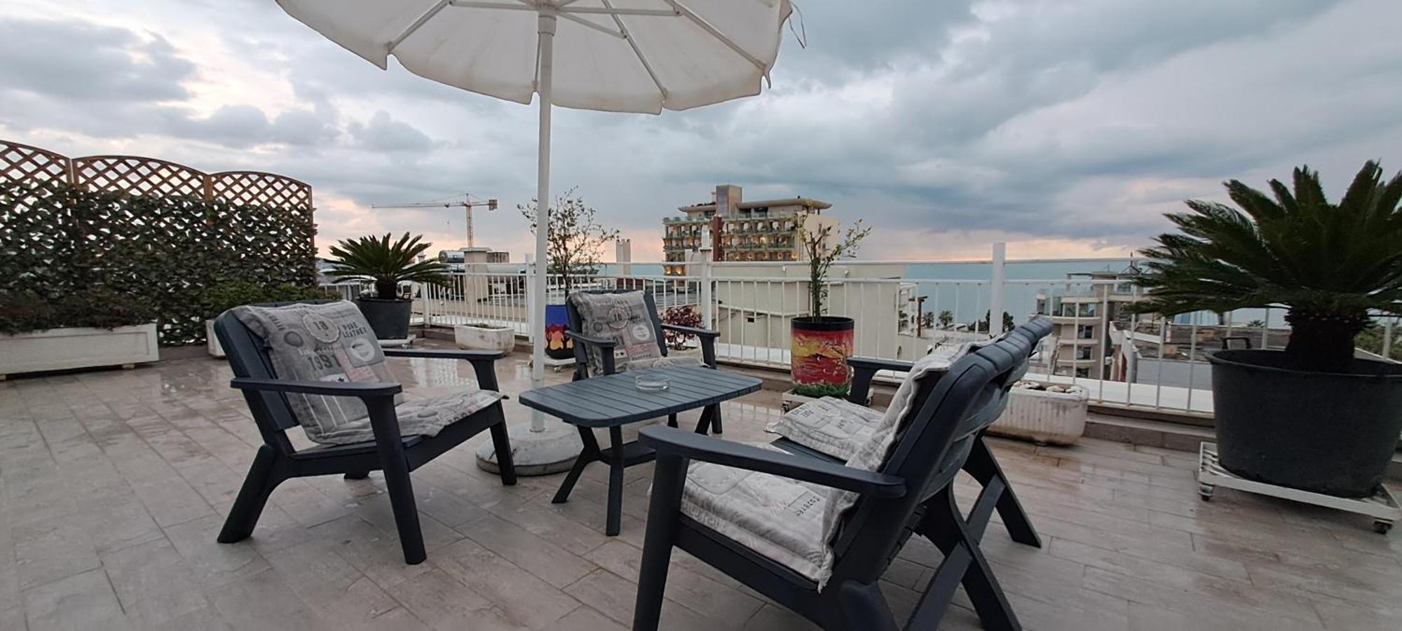 Appartamento Paradise Rooftop Golem Golem (Tirana)