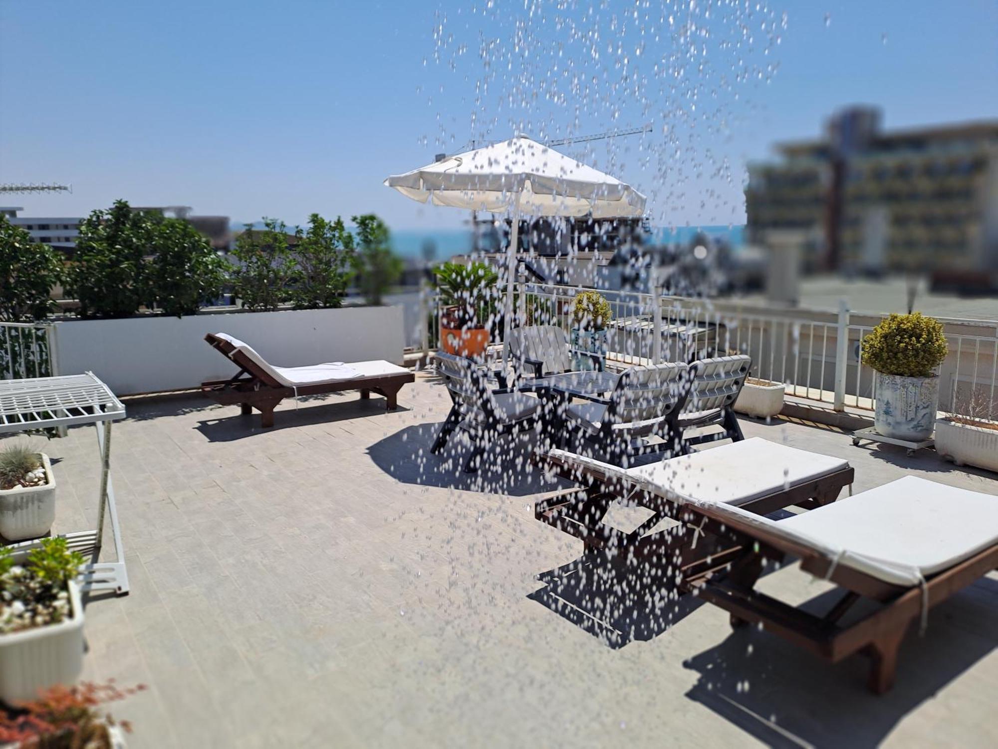 Paradise Rooftop * Golem (Tirana)