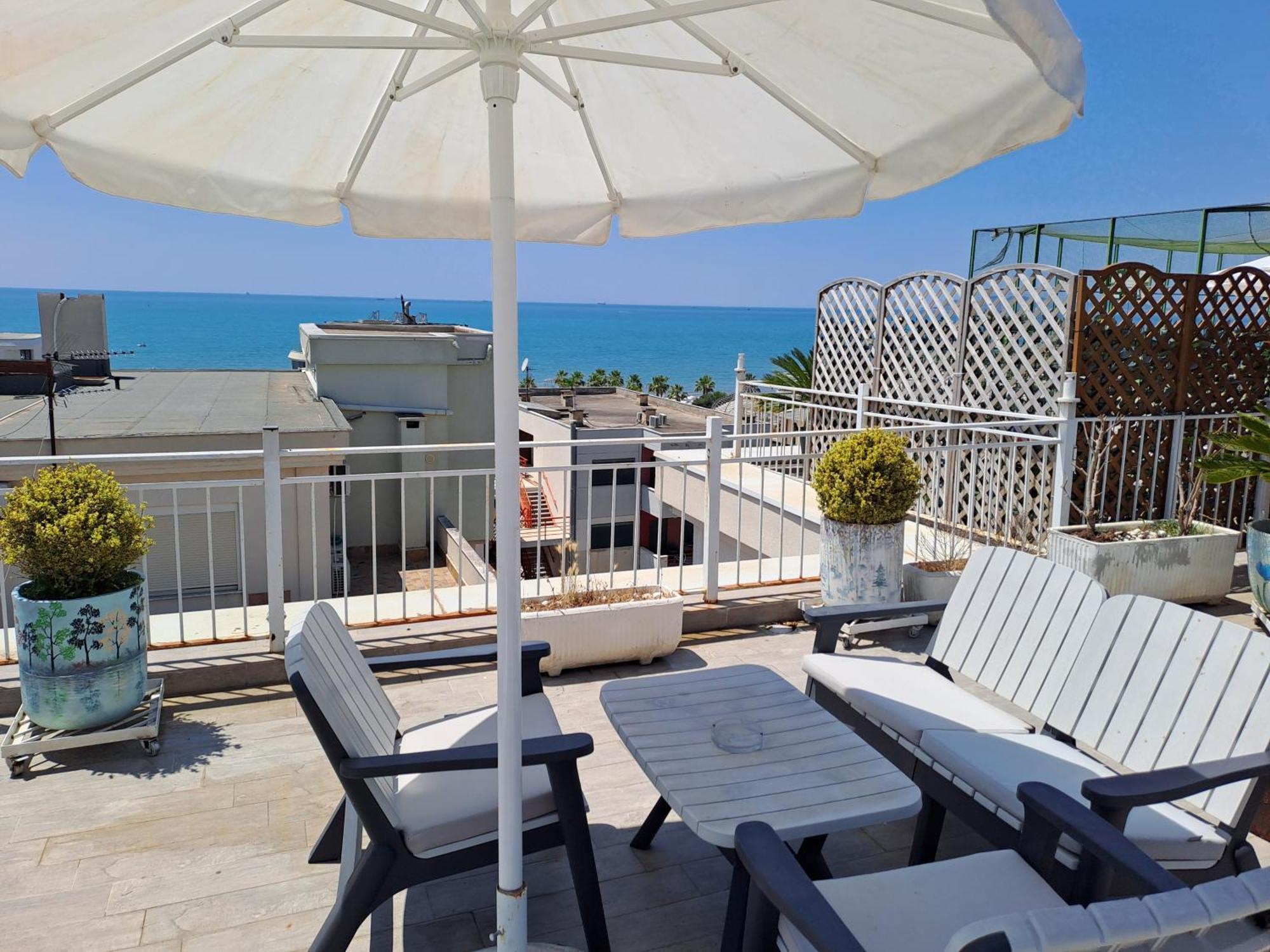 Paradise Rooftop Apartment