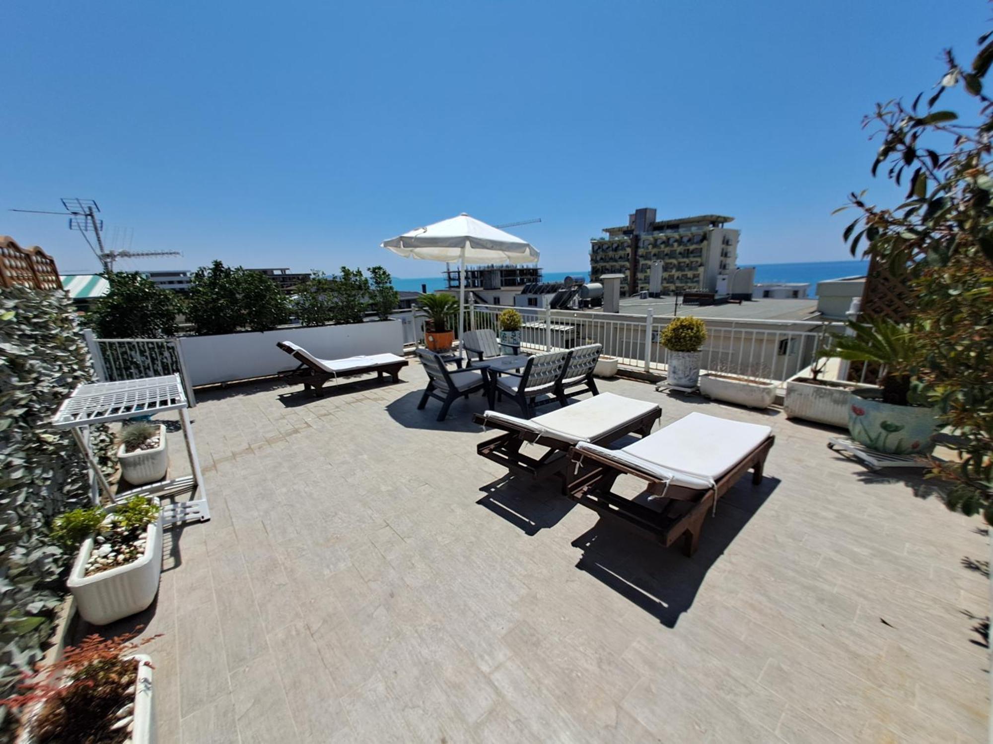 Apartment Paradise Rooftop Golem (Tirana)